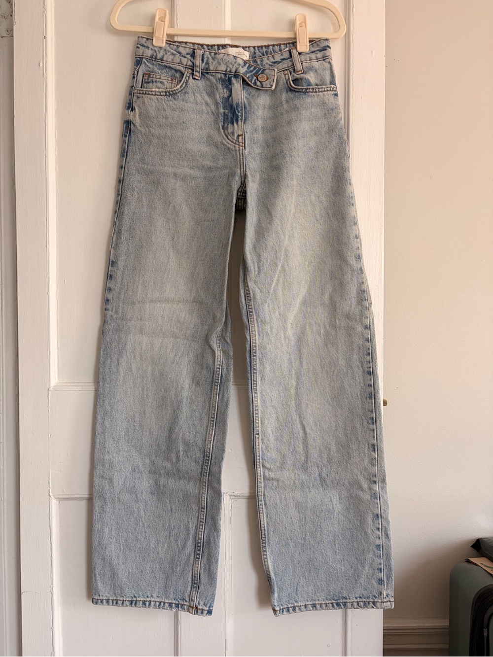 ZARA Women’s Light Blue Denim Jeans